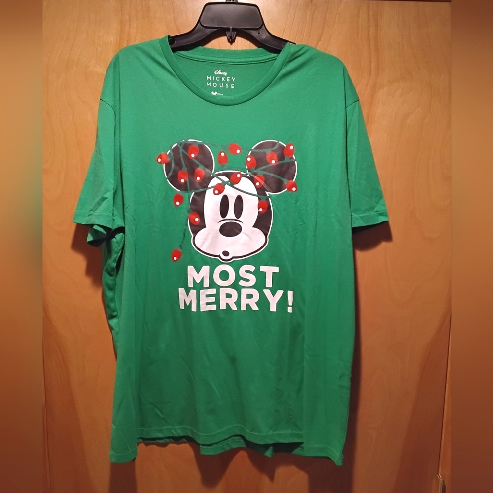 NWT Disney Green Tee with Festive Mickey Design XXL Firm Price